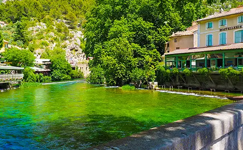 one highlight of provence fontaine du vaucluse